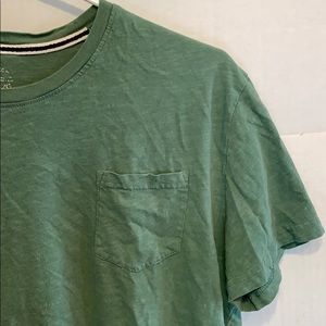 ☀️4/$30☀️ Pocket t shirt large